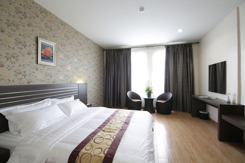 Os Hotel Edukits Fka Venesia Hotel Batam Eksteriør bilde