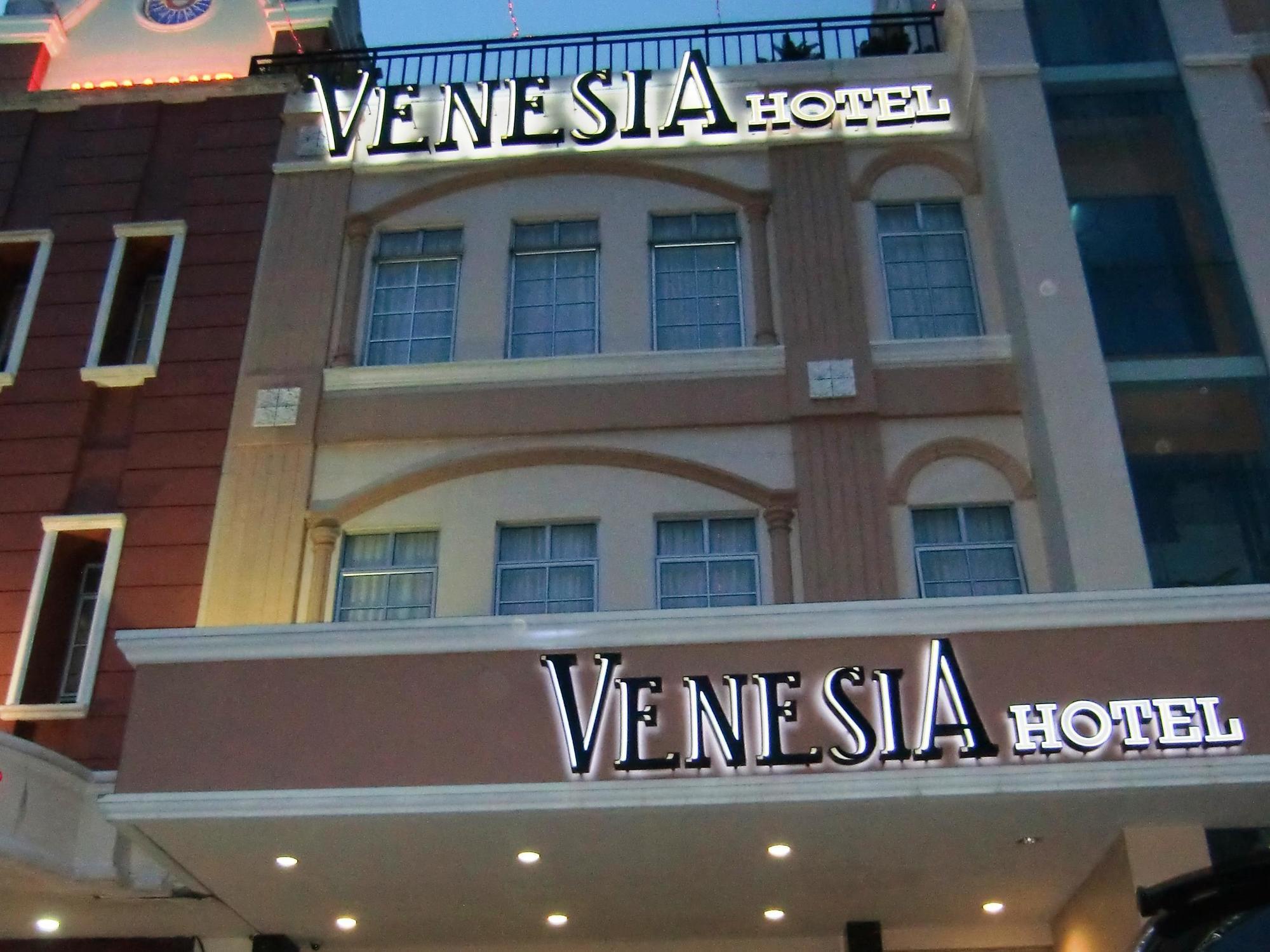 Os Hotel Edukits Fka Venesia Hotel Batam Eksteriør bilde