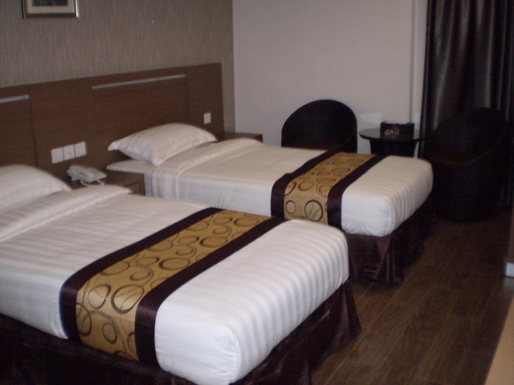 Os Hotel Edukits Fka Venesia Hotel Batam Rom bilde