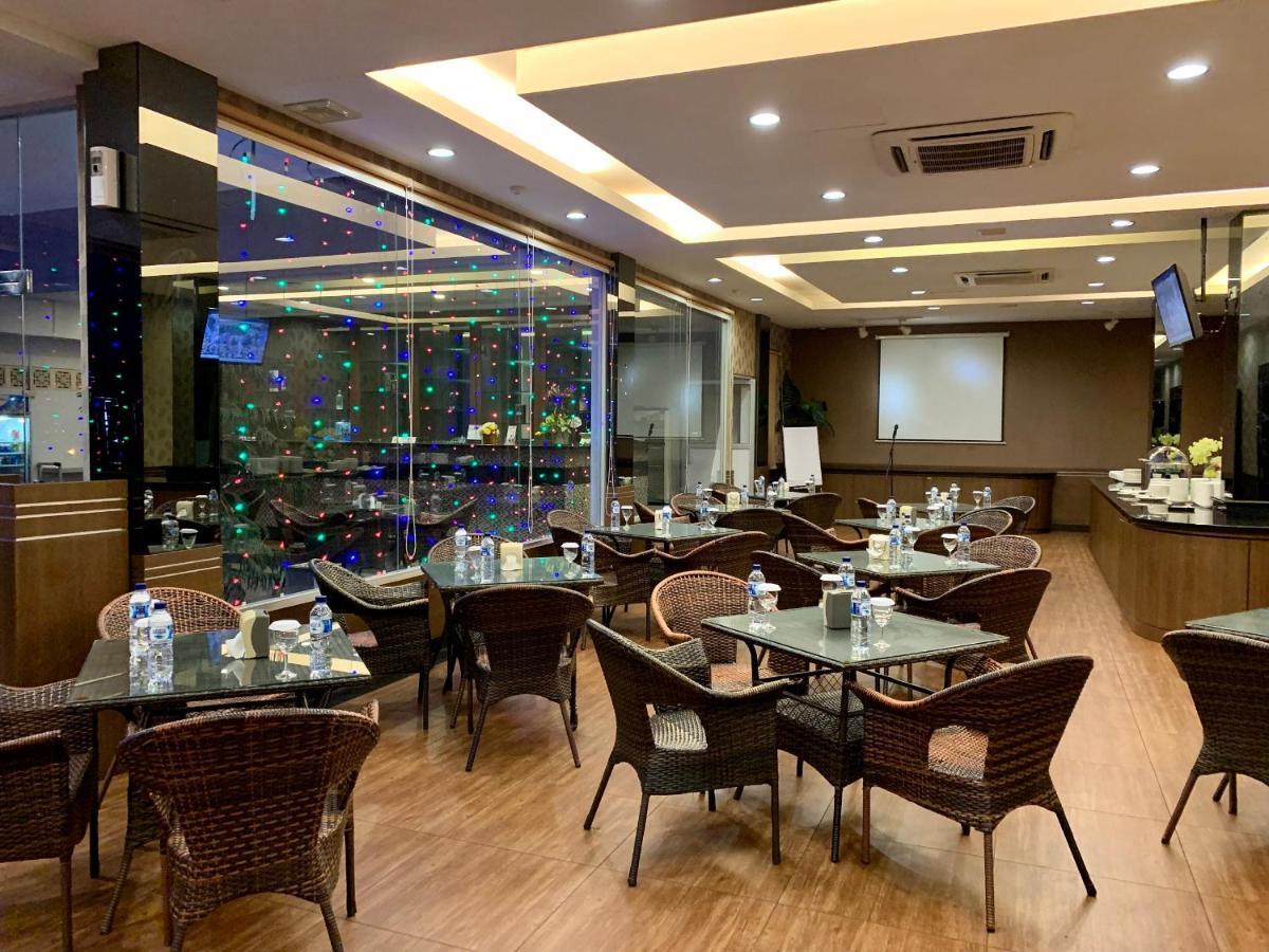 Os Hotel Edukits Fka Venesia Hotel Batam Eksteriør bilde